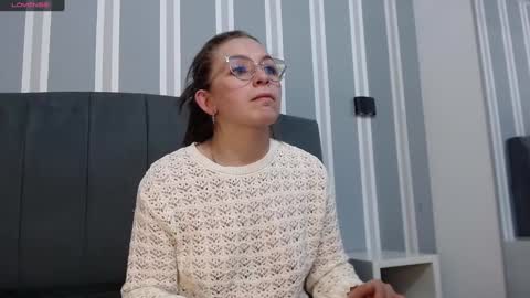 Snapshot of _isaabellaa chatting on December 2024 06:22:02 PM Isa online show from December 2024 06:22:02 PM