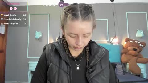 Snapshot of _isaabellaa chatting on March 2026 01:17:02 PM Isa online show from March 2026 01:17:02 PM
