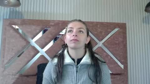Snapshot of _isaabellaa chatting on March 2026 12:30:02 PM Isa online show from March 2026 12:30:02 PM