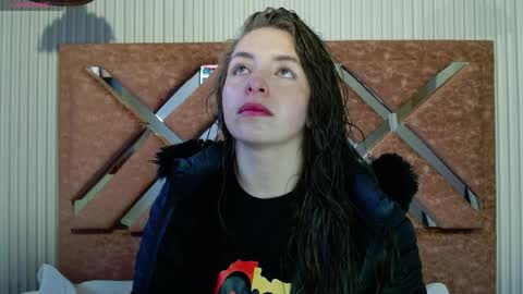 Snapshot of _isaabellaa chatting on April 2026 11:29:01 AM Isa online show from April 2026 11:29:01 AM