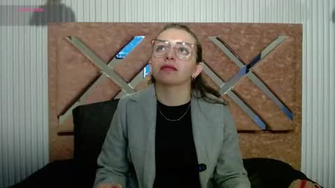 Snapshot of _isaabellaa chatting on June 2026 11:14:01 AM Isa online show from June 2026 11:14:01 AM