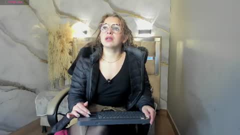 Snapshot of _isaabellaa chatting on July 2026 01:47:02 PM Isa online show from July 2026 01:47:02 PM