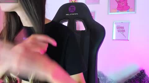 Snapshot of _ivanna_volk chatting on November 2025 11:48:02 PM Ivanna online show from November 2025 11:48:02 PM