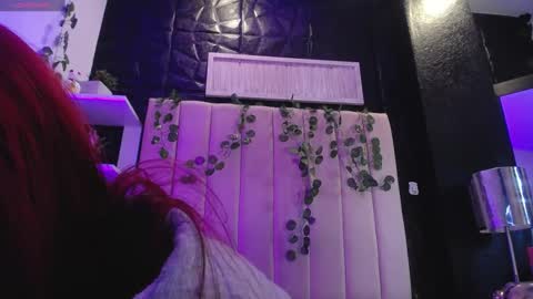 Mia online show from January 2025 07:03:01 PM