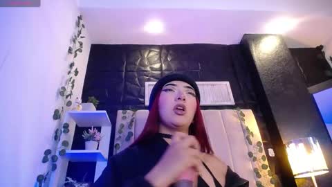 Mia online show from January 2025 07:43:01 PM