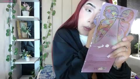 Mia online show from February 2025 02:06:02 PM