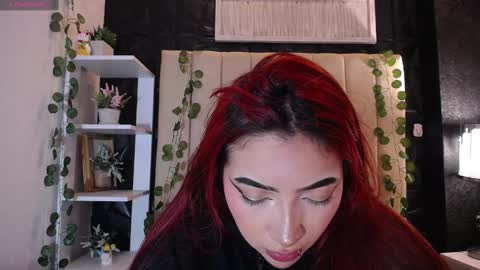 Mia online show from February 2025 05:31:01 PM