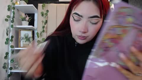 Mia online show from February 2025 01:25:02 PM