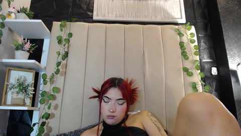 Mia online show from February 2025 04:31:01 PM