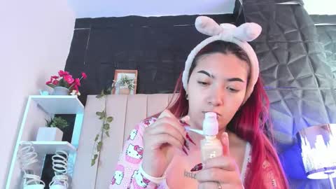 Mia online show from February 2026 01:04:02 PM