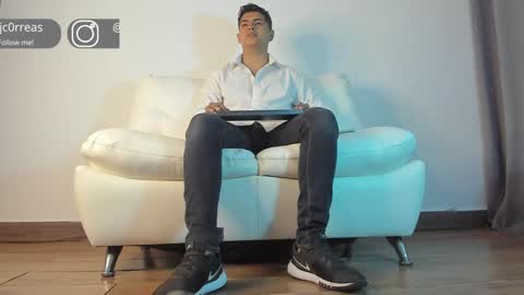 _juanes__ online show from January 2025 10:11:02 PM