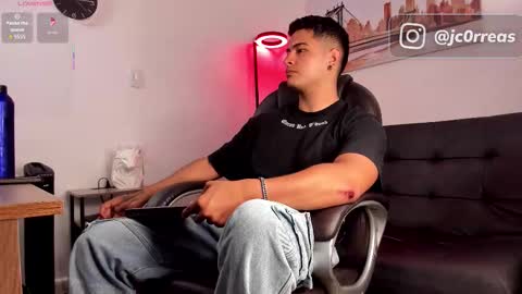 _juanes__ online show from November 2025 08:30:01 PM