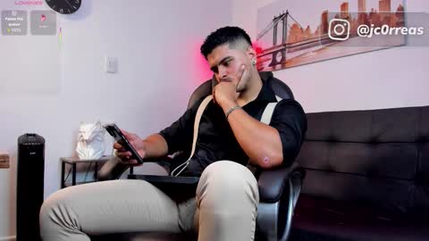 _juanes__ online show from December 2025 09:43:02 PM