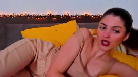 Snapshot of _just_a_simple_girl chatting on November 2025 11:31:02 AM _just_a_simple_girl online show from November 2025 11:31:02 AM