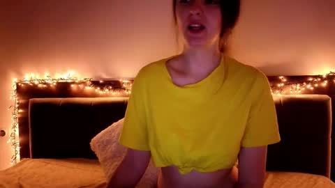 _just_a_simple_girl online show from March 2026 03:25:02 AM