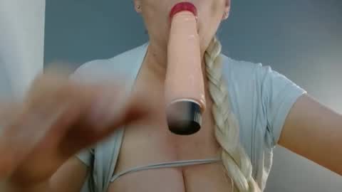 Keiila online show from April 2026 09:12:02 PM