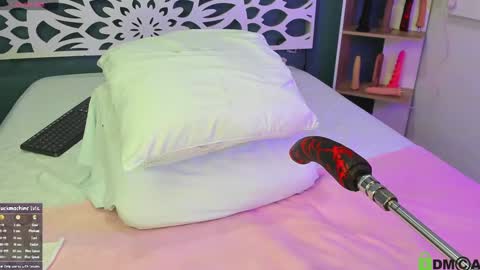 _kheissy_ online show from December 2024 01:55:01 PM