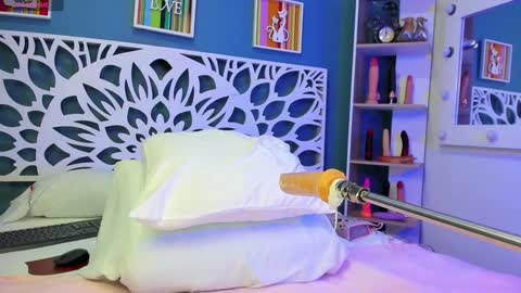 _kheissy_ online show from January 2025 12:50:01 PM