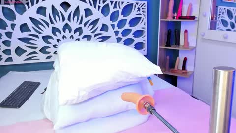 _kheissy_ online show from January 2025 12:48:01 PM