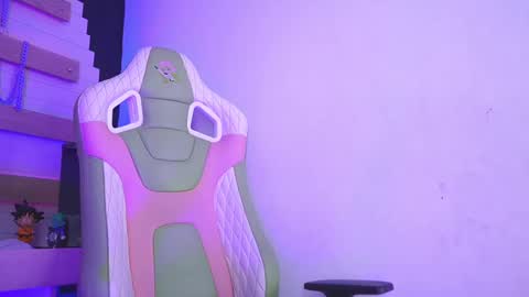 kitty online show from February 2025 10:02:02 PM