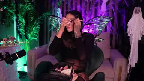   online show from October 2025 02:00:01 AM