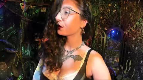 Lady Luna online show from April 2026 09:54:01 PM