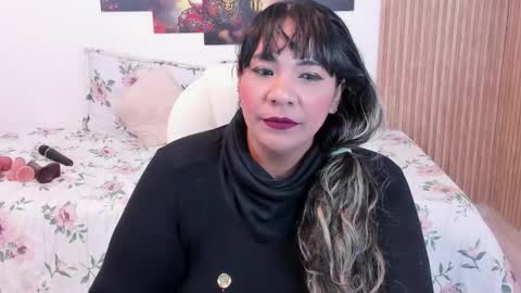 NAILHA SAJANI  online show from October 2025 07:13:02 PM