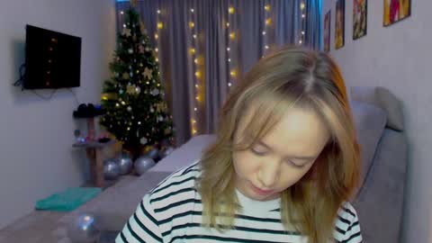 Snapshot of _lalune_ chatting on December 2024 12:07:02 PM _lalune_ online show from December 2024 12:07:02 PM