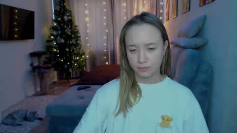 Snapshot of _lalune_ chatting on December 2024 05:56:02 AM _lalune_ online show from December 2024 05:56:02 AM