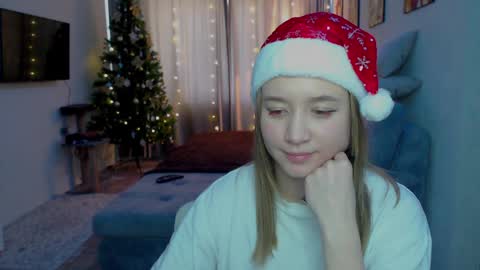 Snapshot of _lalune_ chatting on December 2024 09:03:01 AM _lalune_ online show from December 2024 09:03:01 AM