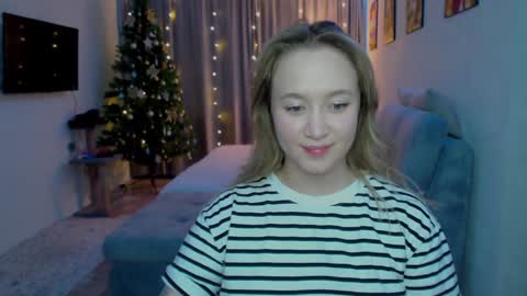 Snapshot of _lalune_ chatting on December 2024 11:12:01 AM _lalune_ online show from December 2024 11:12:01 AM