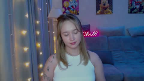 Snapshot of _lalune_ chatting on December 2024 10:21:02 PM _lalune_ online show from December 2024 10:21:02 PM