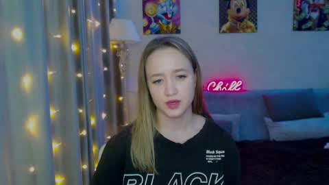 Snapshot of _lalune_ chatting on December 2024 08:23:02 PM _lalune_ online show from December 2024 08:23:02 PM