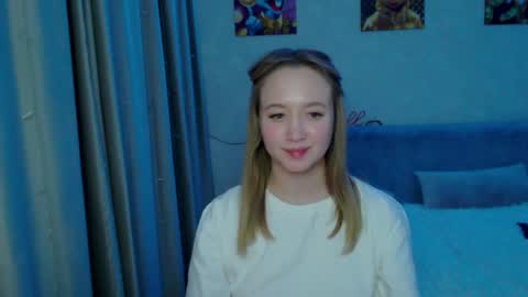 Snapshot of _lalune_ chatting on December 2024 03:11:02 AM _lalune_ online show from December 2024 03:11:02 AM