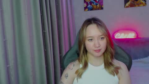 Snapshot of _lalune_ chatting on January 2025 05:23:01 PM _lalune_ online show from January 2025 05:23:01 PM