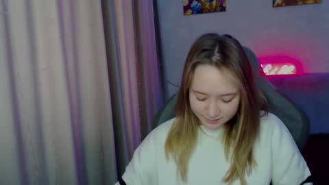 Snapshot of _lalune_ chatting on January 2025 06:54:01 AM _lalune_ online show from January 2025 06:54:01 AM