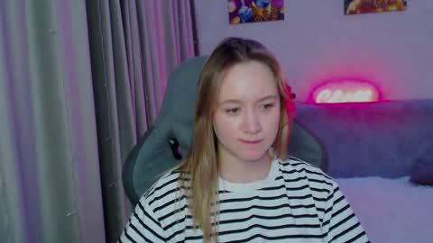 Snapshot of _lalune_ chatting on January 2025 09:51:01 PM _lalune_ online show from January 2025 09:51:01 PM