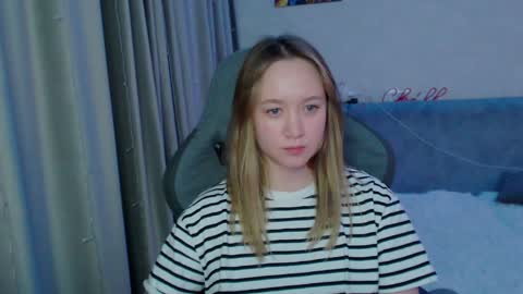 Snapshot of _lalune_ chatting on January 2025 12:53:01 AM _lalune_ online show from January 2025 12:53:01 AM