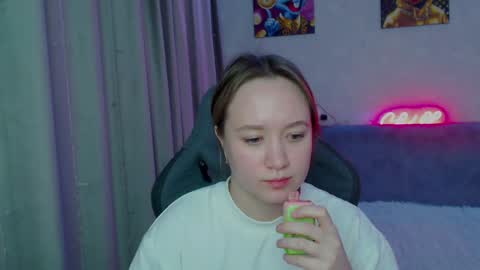 Snapshot of _lalune_ chatting on January 2025 01:39:01 AM _lalune_ online show from January 2025 01:39:01 AM