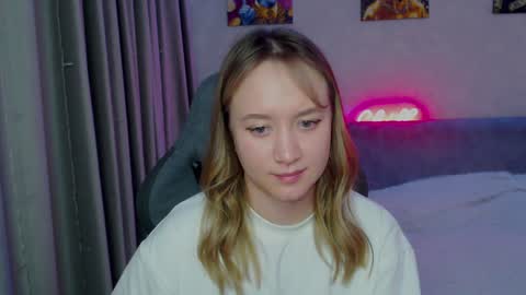 Snapshot of _lalune_ chatting on January 2025 12:17:01 AM _lalune_ online show from January 2025 12:17:01 AM