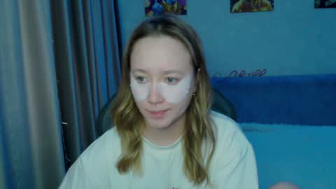 Snapshot of _lalune_ chatting on January 2025 11:13:01 AM _lalune_ online show from January 2025 11:13:01 AM