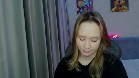 Snapshot of _lalune_ chatting on February 2025 07:02:02 PM _lalune_ online show from February 2025 07:02:02 PM