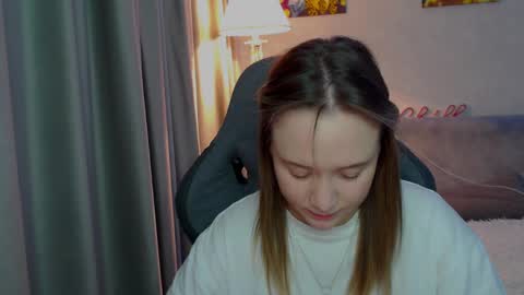 Snapshot of _lalune_ chatting on February 2025 07:54:01 PM _lalune_ online show from February 2025 07:54:01 PM