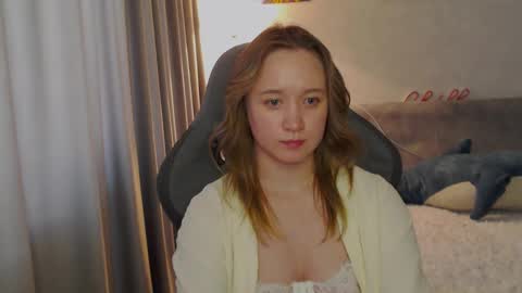 Snapshot of _lalune_ chatting on February 2025 05:02:02 AM _lalune_ online show from February 2025 05:02:02 AM