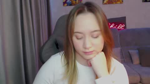 Snapshot of _lalune_ chatting on March 2025 03:08:02 AM _lalune_ online show from March 2025 03:08:02 AM