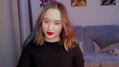 Snapshot of _lalune_ chatting on March 2025 11:08:02 AM _lalune_ online show from March 2025 11:08:02 AM