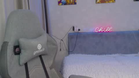 Snapshot of _lalune_ chatting on March 2025 02:51:02 PM _lalune_ online show from March 2025 02:51:02 PM