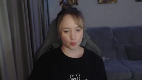 Snapshot of _lalune_ chatting on March 2025 07:07:02 PM _lalune_ online show from March 2025 07:07:02 PM