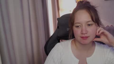 Snapshot of _lalune_ chatting on September 2025 12:17:01 PM _lalune_ online show from September 2025 12:17:01 PM