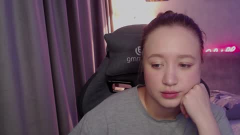 Snapshot of _lalune_ chatting on September 2025 05:07:02 PM _lalune_ online show from September 2025 05:07:02 PM